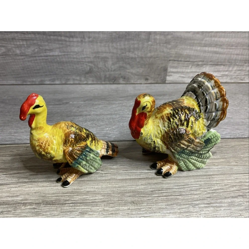 Ceramic Turkey Salt and Pepper Shaker Set W Corks Thanksgiving Seasonal Decor